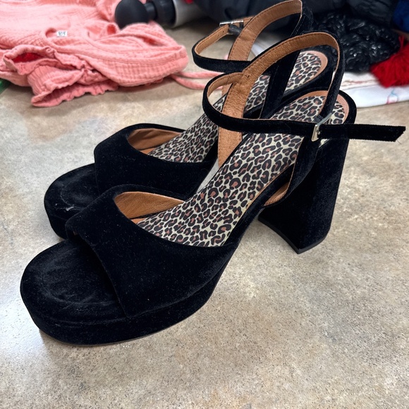 Anthropologie black velvet chunky heels with strap - Picture 1 of 3